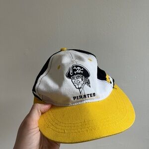 Pirates Logo Cap in Yellow and White